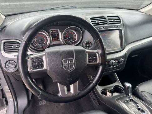 Used 2020 Dodge Journey Crossroad FWD image 12