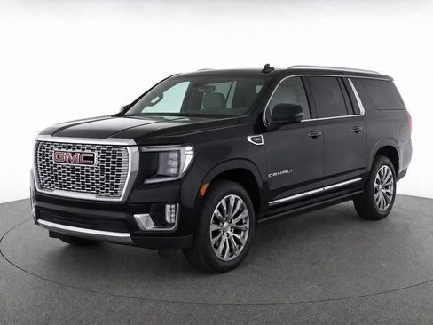 Used 2022 GMC Yukon XL Denali w/ Denali Premium Package AWD/4WD image 2
