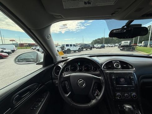 Used 2017 Buick Enclave Leather FWD image 6