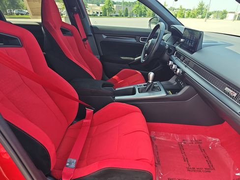 Used 2025 Honda Civic Type R image 10