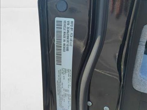 New 2024 Jeep Compass Latitude image 17