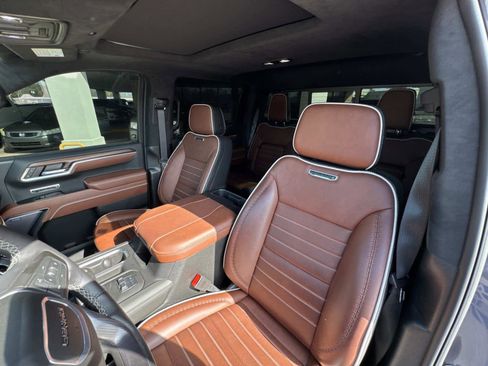 Used 2025 GMC Sierra 1500 Denali Ultimate image 47