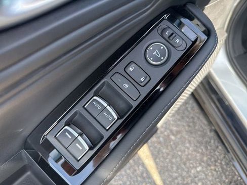 Used 2025 Honda Accord Touring image 16