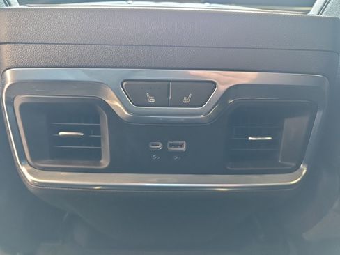 Used 2022 Chevrolet Silverado 1500 High Country w/ Technology Package image 30