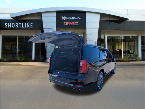 Used 2026 GMC Yukon XL Denali Ultimate w/ LPO, Floor Liner Package AWD/4WD image 37