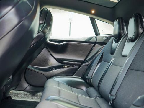Used 2018 Tesla Model S 75D AWD/4WD image 17