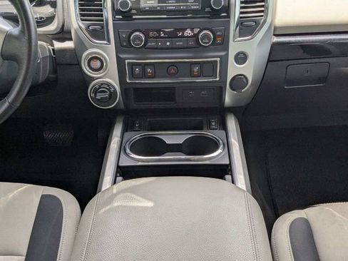 Used 2021 Nissan Titan SV w/ SV Convenience Package AWD/4WD image 19