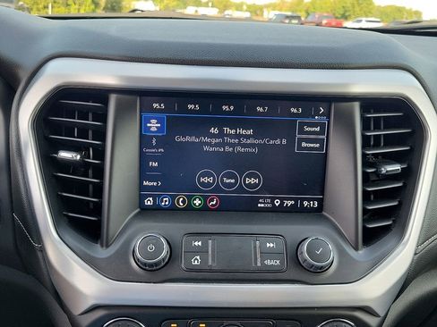 Used 2023 GMC Acadia SLE w/ Driver Convenience Package image 16