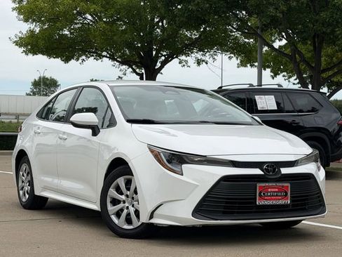 Certified 2025 Toyota Corolla LE FWD image 2