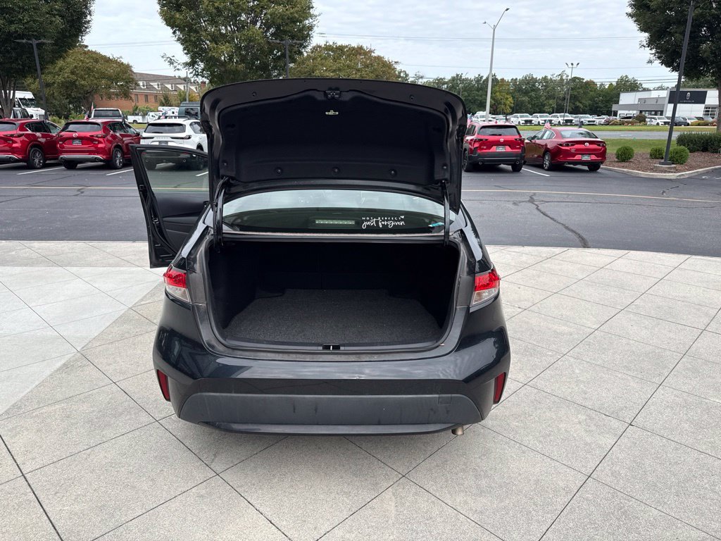 Used 2021 Toyota Corolla LE w/ Carpet Mat Package (TMS) FWD image 9