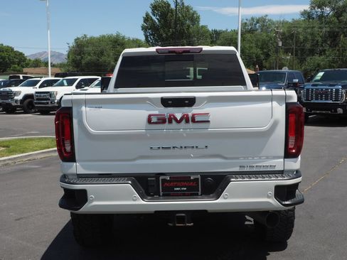 Used 2022 GMC Sierra 3500 Denali w/ Denali Ultimate Package AWD/4WD image 6