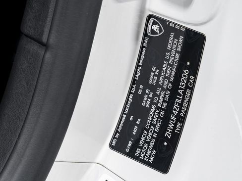 Used 2020 Lamborghini Huracan EVO AWD/4WD image 11