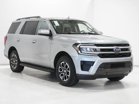 Used 2024 Ford Expedition XLT AWD/4WD image 4