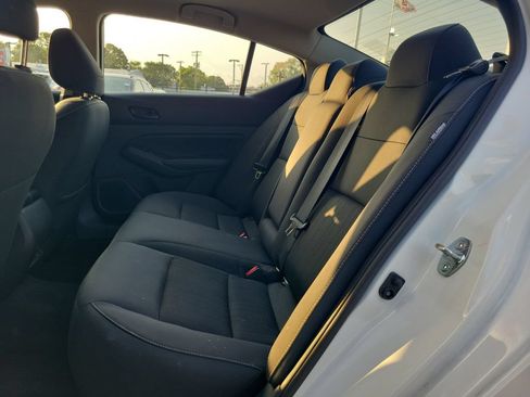 Used 2025 Nissan Altima 2.5 SV FWD image 8