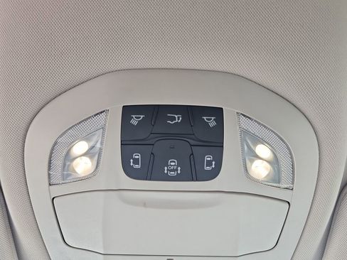 Used 2023 Chrysler Pacifica Touring-L FWD image 20