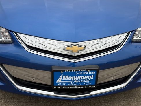 Used 2017 Chevrolet Volt Premier w/ Driver Confidence II Package image 4