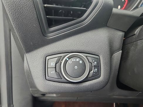 Used 2019 Ford Escape SEL image 38