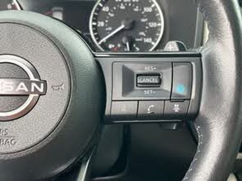 Used 2023 Nissan Rogue SL w/ SL Premium Package FWD image 13