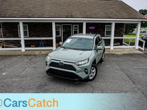 Used 2021 Toyota RAV4 XLE FWD image 2