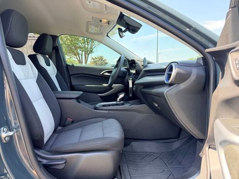 Used 2026 Chevrolet Trax LS w/ LS Convenience Package FWD image 13