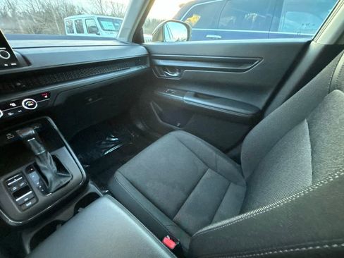 Used 2024 Honda CR-V EX image 3