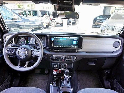 Used 2024 Jeep Wrangler Unlimited AWD/4WD image 20