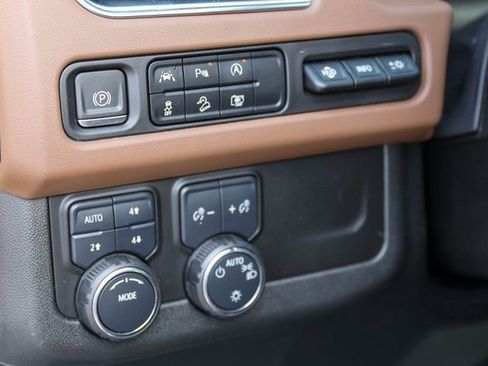 Used 2024 Chevrolet Tahoe High Country image 15