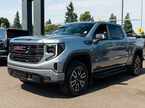 Used 2024 GMC Sierra 1500 AT4 w/ Technology Package image 3