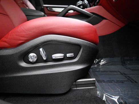 Used 2021 Porsche Cayenne S image 66