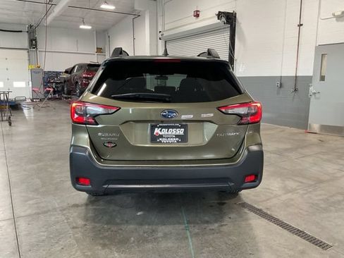 Used 2024 Subaru Outback Premium AWD/4WD image 5