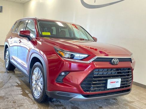 Used 2024 Toyota Grand Highlander Platinum image 2