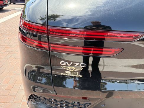 Used 2023 Genesis GV70 2.5T w/ Sport Prestige Package AWD/4WD image 37