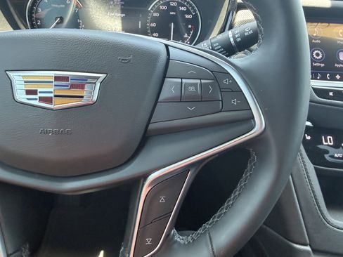 Certified 2025 Cadillac XT5 Luxury FWD image 28