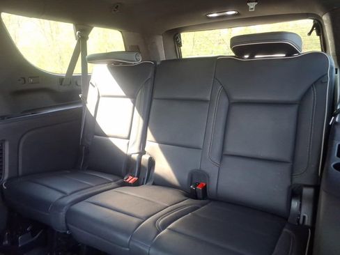 Used 2023 Chevrolet Suburban Premier AWD/4WD image 15