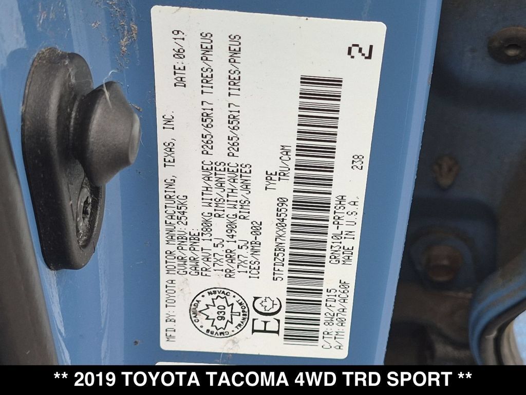 Used 2019 Toyota Tacoma TRD Sport AWD/4WD image 29