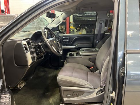 Used 2017 Chevrolet Silverado 1500 LT w/ LPO, Black Pack image 12