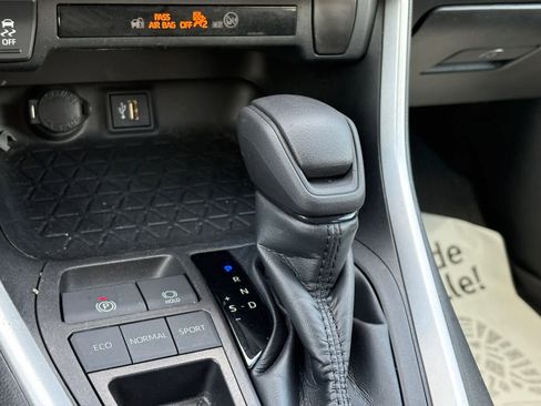 Used 2023 Toyota RAV4 LE FWD image 4