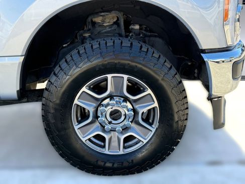 Certified 2023 Ford F250 Lariat w/ FX4 Off-Road Package image 12