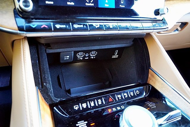Used 2022 Jeep Grand Wagoneer Series III AWD/4WD image 43
