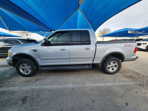 Used 2002 Ford F150 XLT image 2