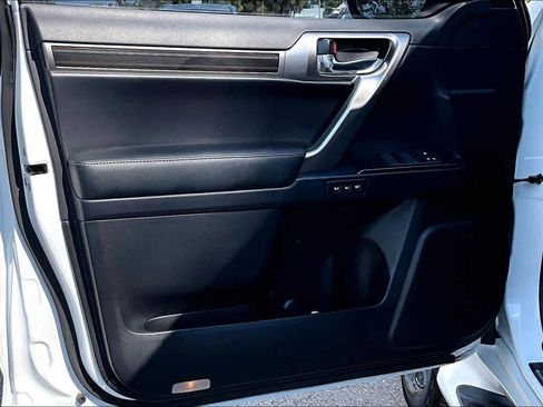 Used 2023 Lexus GX 460 Luxury w/ Sport Design Package image 26