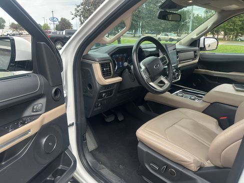 Used 2024 Ford Expedition Max Limited AWD/4WD image 22