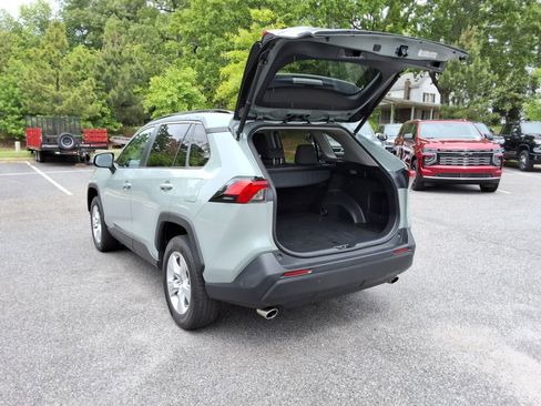 Used 2019 Toyota RAV4 XLE w/ Convenience Package FWD image 15