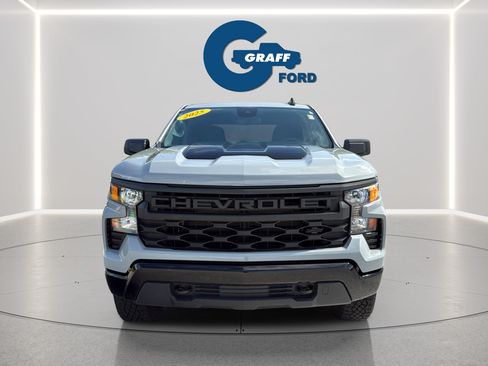 Used 2025 Chevrolet Silverado 1500 Custom Trail Boss w/ Dark Appearance Package AWD/4WD image 2