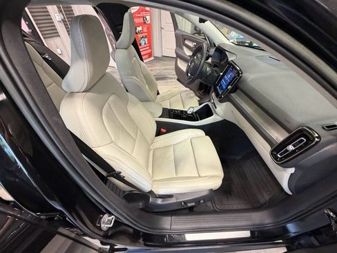 Used 2023 Volvo XC40 B5 Plus w/ Driver Assist Package AWD/4WD image 44