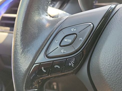 Used 2021 Toyota C-HR XLE image 23