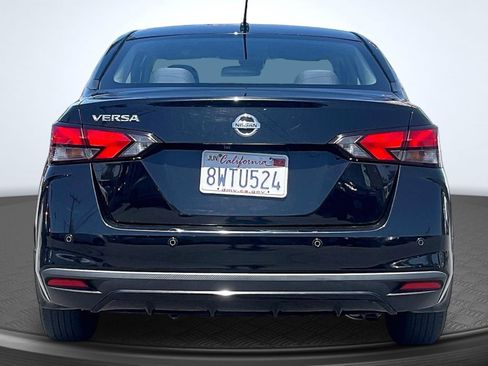 Used 2021 Nissan Versa S FWD image 4