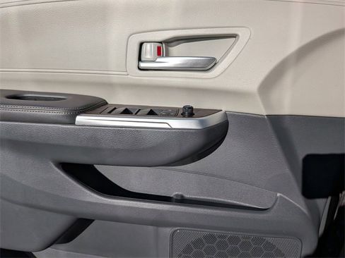 Used 2024 Toyota Sienna XLE image 27