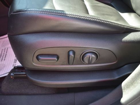 Used 2022 GMC Terrain SLT image 13