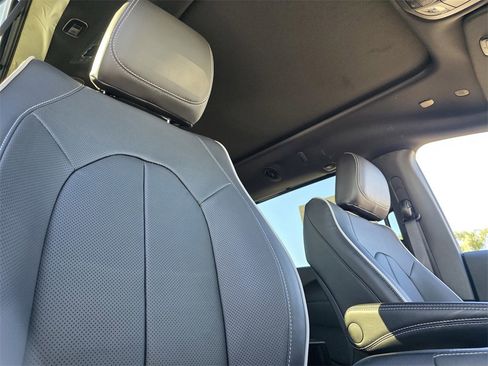 New 2026 Chrysler Pacifica Limited image 15